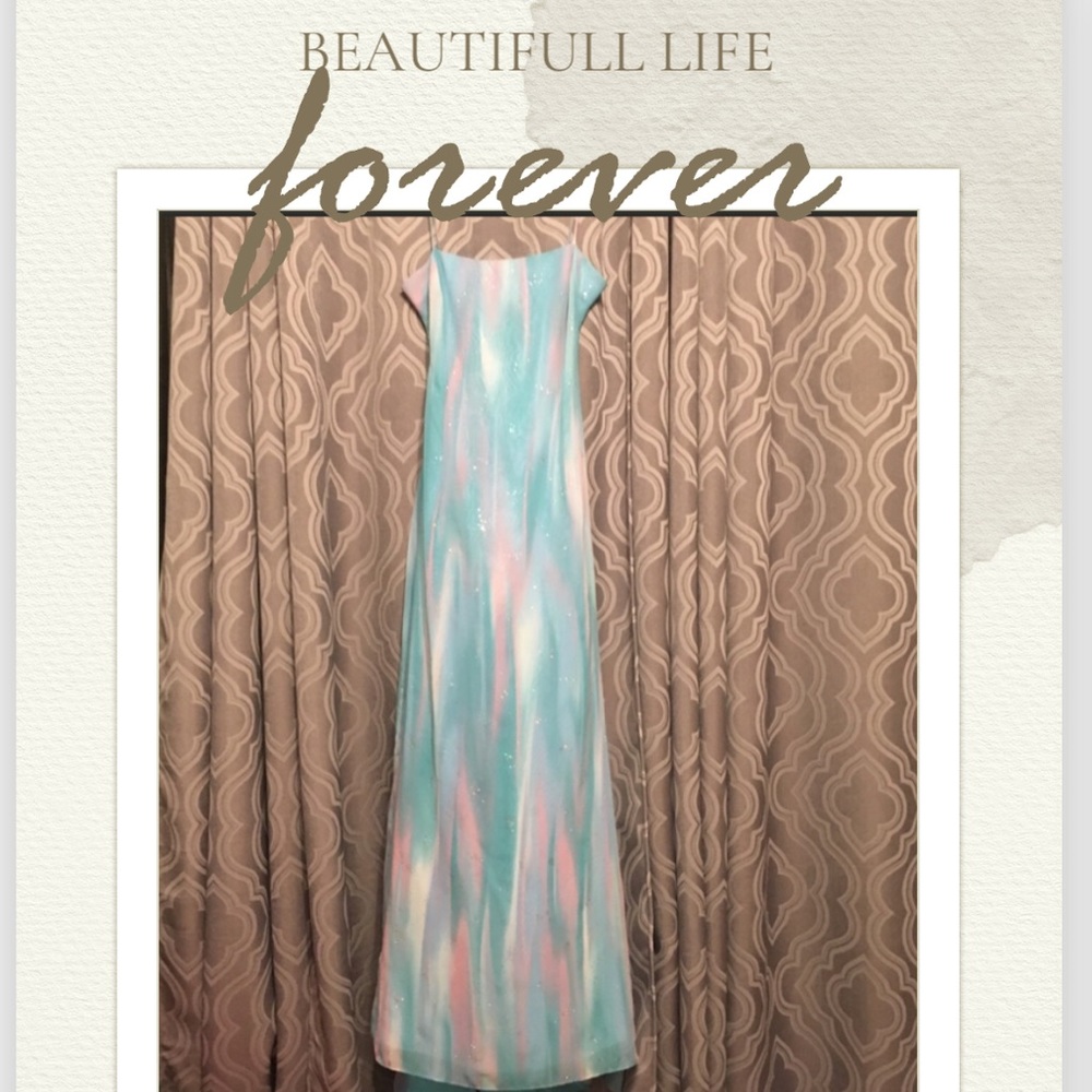 Beautiful Open Back Blue & Pink Formal Dress 👗